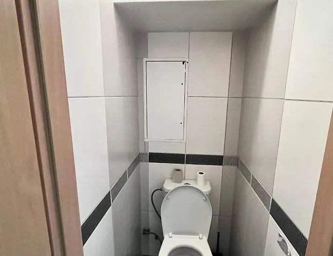 Апартаменти Elegant Escape - Free Parking, Easy Access To Centre Братислава