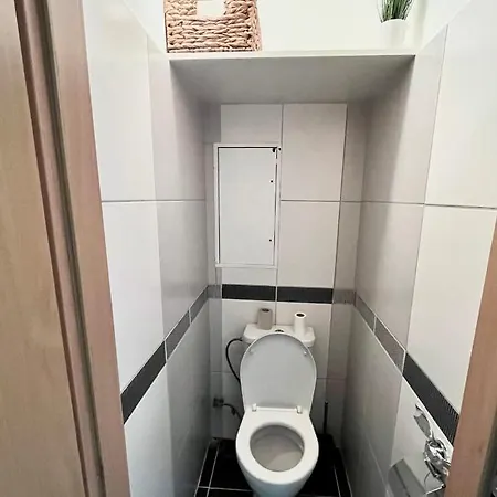 Lejlighed Elegant Escape - Free Parking, Easy Access To Centre Bratislava